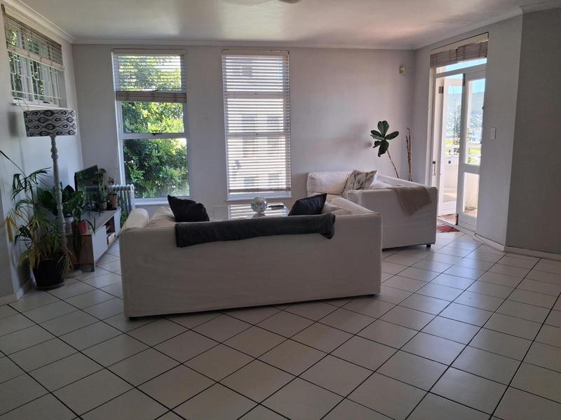 To Let 3 Bedroom Property for Rent in Vredehoek Western Cape